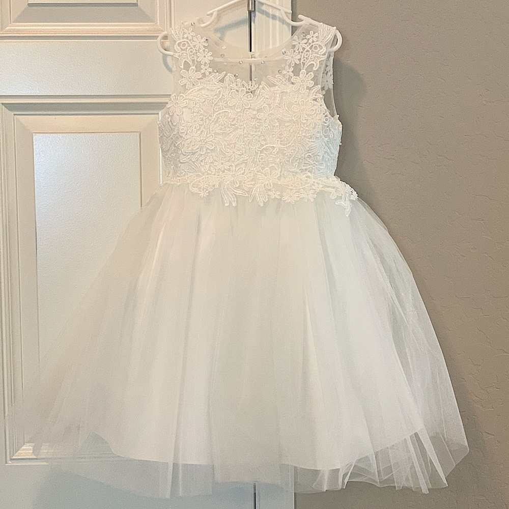 Little girl’s flower girl dress